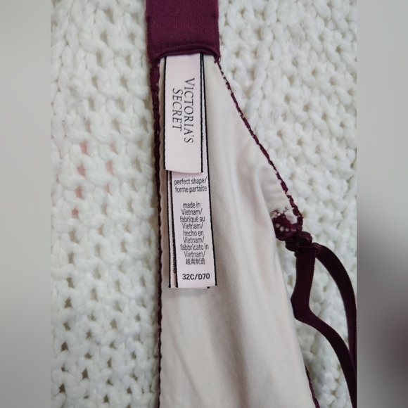 2 For 30$ Victoria secret women's bra the perfect shape (NWOT) 32C - Picture 4 of 5